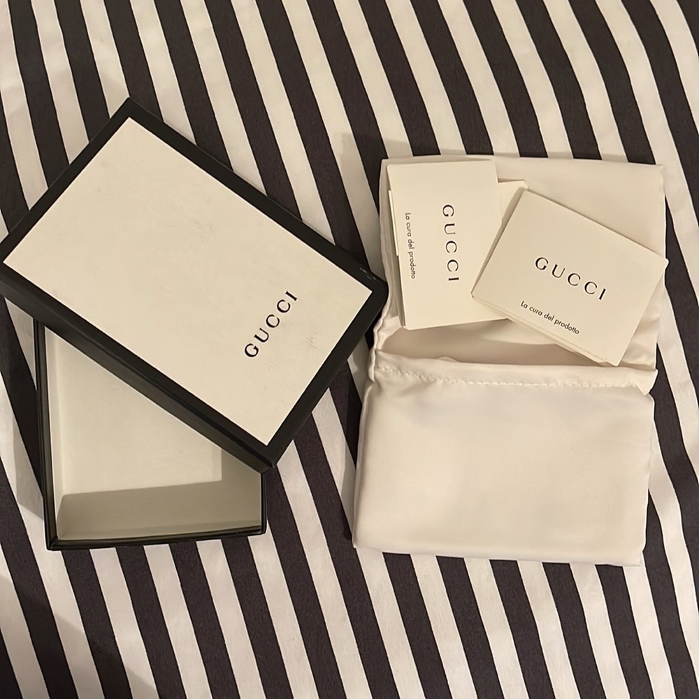 Gucci - Picture 2 of 4